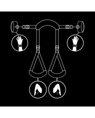 FETISH SUBMISSIVE POSICION PIERNAS ABIERTAS CON ESPOSAS CON FORRO DE NEOPRENO