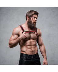 FETISH SUBMISSIVE ATTITUDE ARNES BULLDOG ECOPIEL PECHO HOMBRE NEGRO ROJO